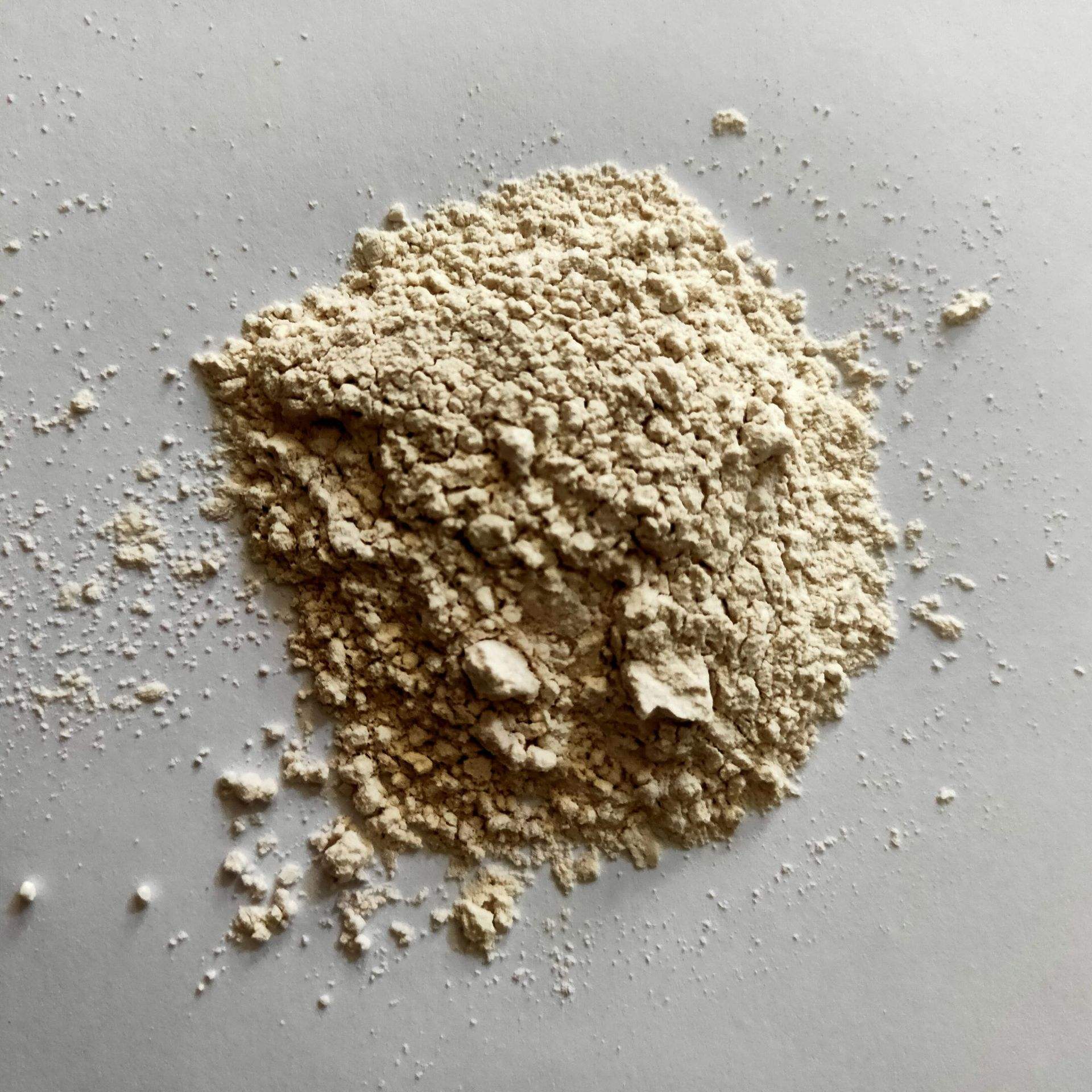 有機膨潤土